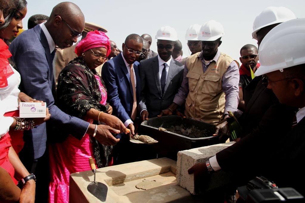  INVESTISSEMENT FONSIS : les premiers flacons de perfusions «made in Sénégal» disponibles dans 18 mois (fr)